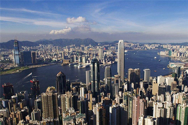 探索未来，香港的发展与展望——以今晚香港开什么为视角