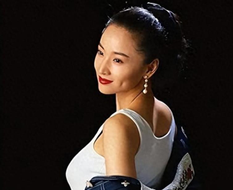 探索香港文化宝藏—20年精华集锦之正版资料全集2021香港正版资料全年大全