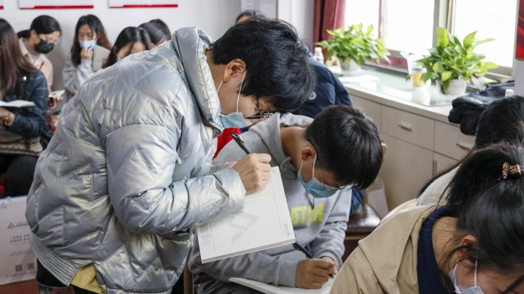 高校人才招聘网最新招聘信息20年展望—聚焦人才的未来招募与培养高校人才招聘网最新招聘2022年